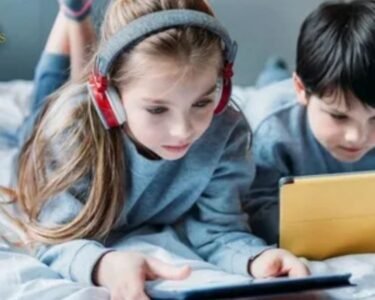 Children Who Spend More Time on Social Media Score Lower on Reading and Memory Tests, Study Finds